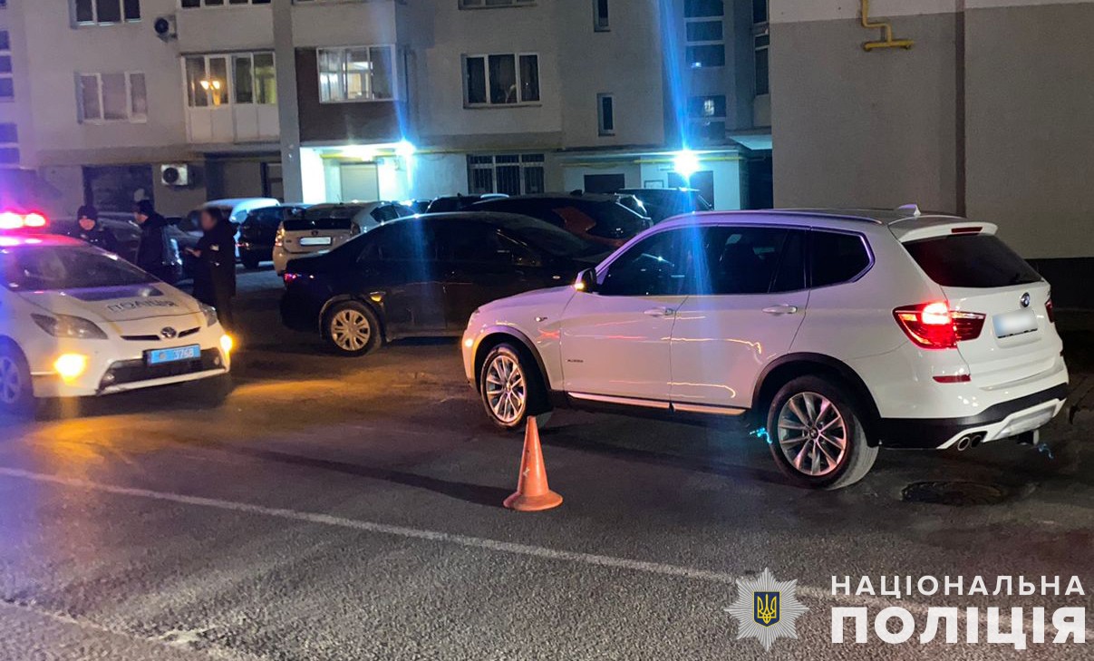 На Кульпарківській у Львові 36-річна водійка за кермом BMW збила жінку: фото з місця ДТП.