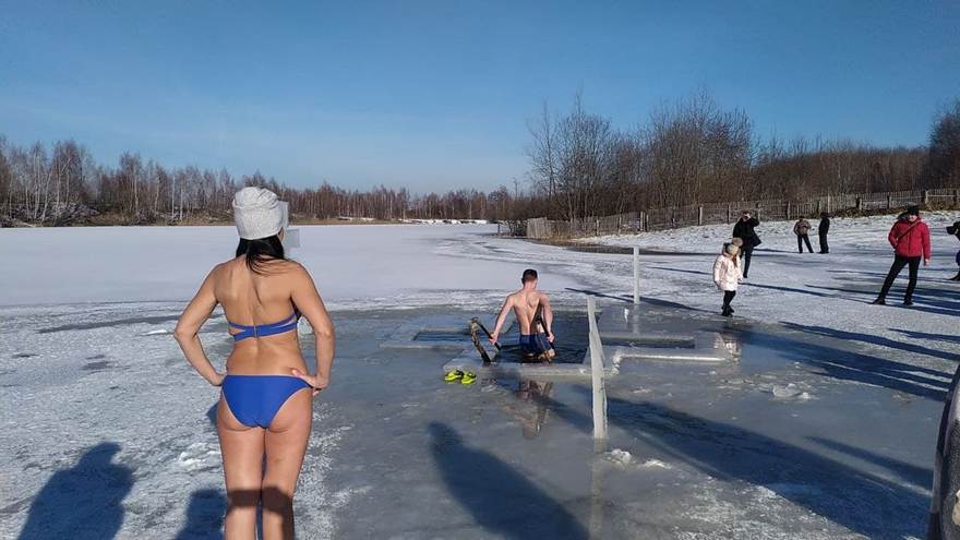 Водохреща 2022: Як пірнають в ополонку у Трускавці