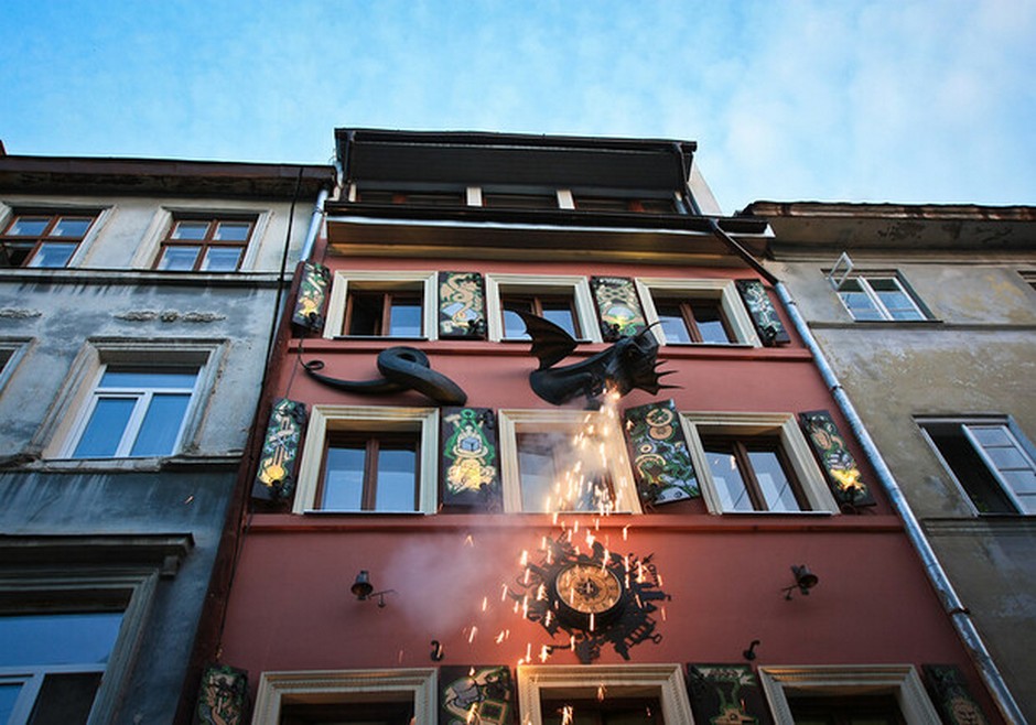 Кінець епохи: дракон з Дому Легенд не пережив коронавірусу. Фото: «!FEST». 