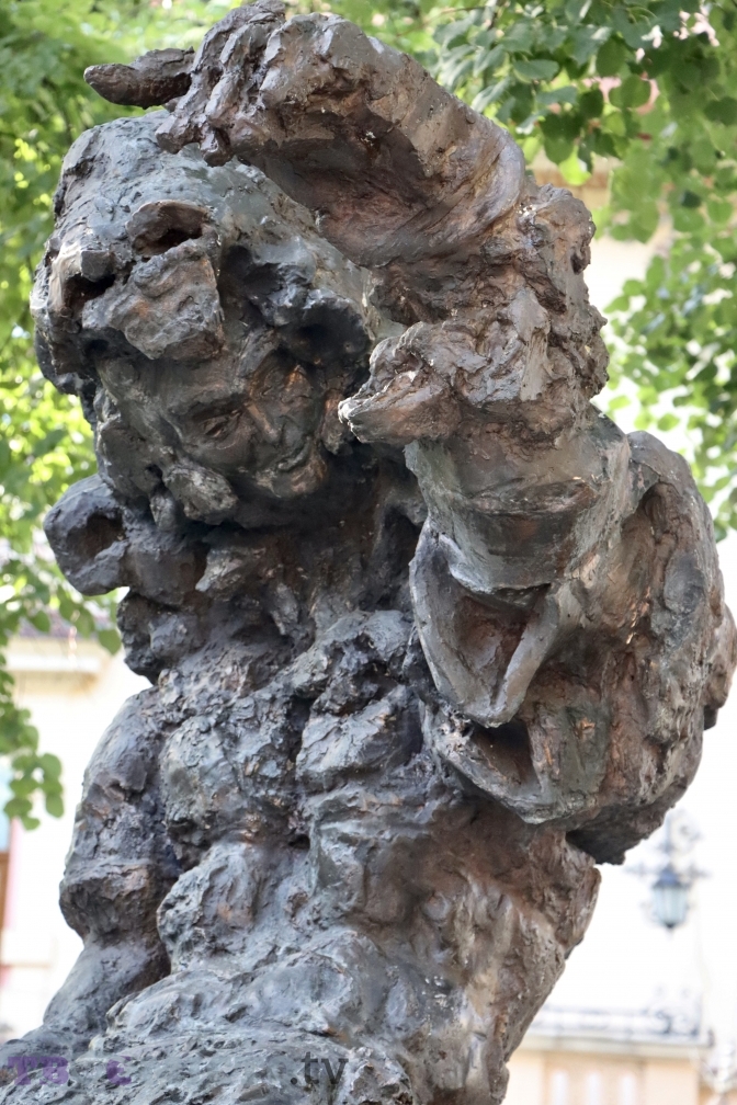 На площі Маланюка у Львові встановили пам'ятник Францу Ксаверу Моцарту. Фото: Твоє місто.