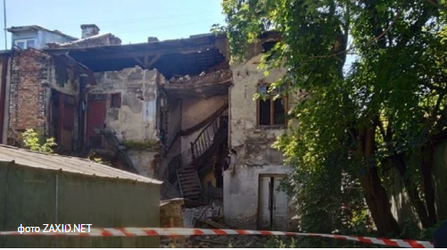 Гуркіт чули на сусідніх вулицях: на Підзамче обвалився будинок. Фото: Zaxid.net. 