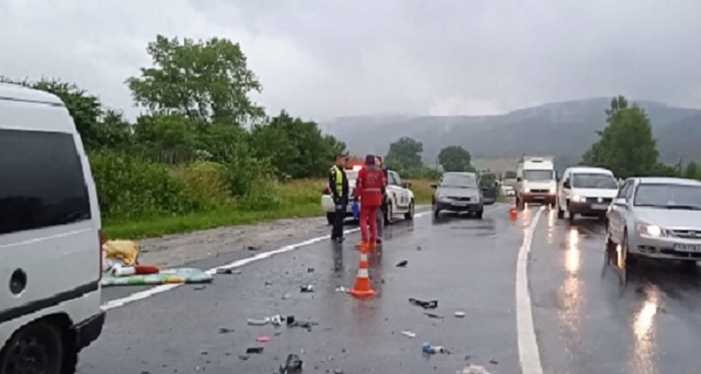 Вилетів на зустрічну: в аварії на Львівщині постраждали двоє дітей. Фото:  Варта 1
