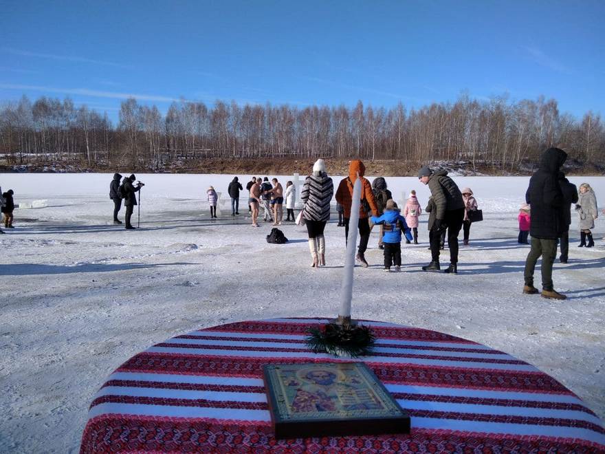 Водохреща 2022: Як пірнають в ополонку у Трускавці