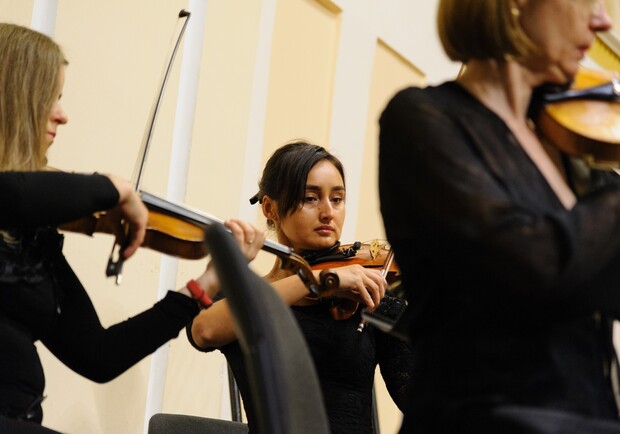 Осяянні чорним сонцем.