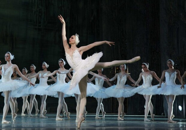 &laquo;Лебедине озеро&raquo; &ndash; це сплетіння реальності і чарів, які руйнуються тільки завдяки силі кохання.