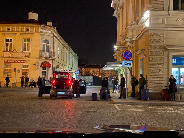 &laquo;Це скандал&raquo;: сотні українців бродили Перемишлем під час карантину