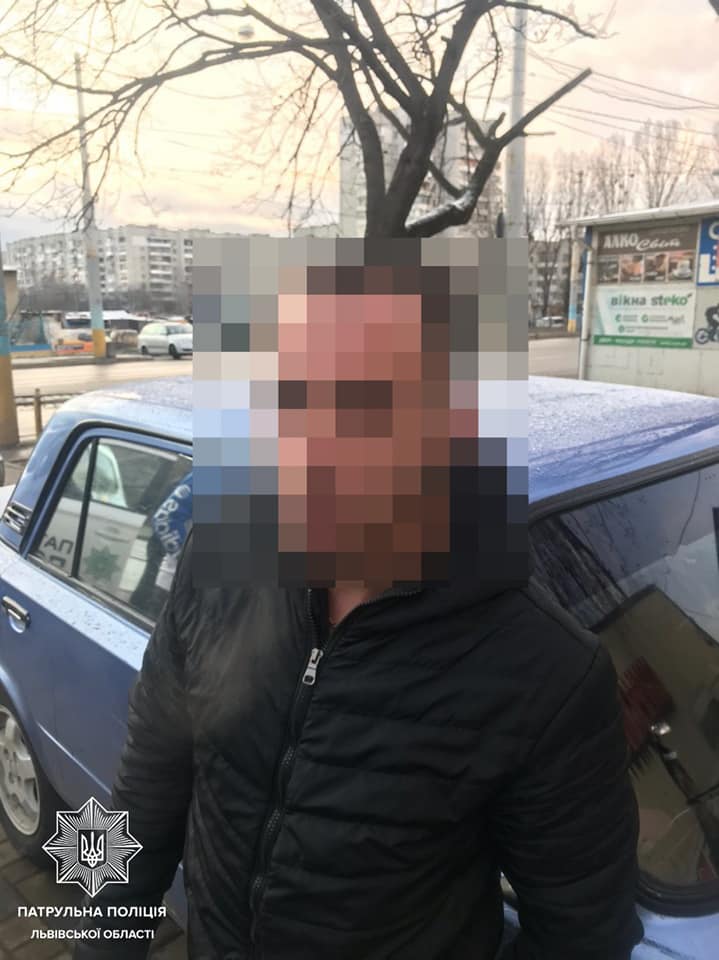 У Львові хлопці заради розваги влаштували стрілянину серед вулиці. 