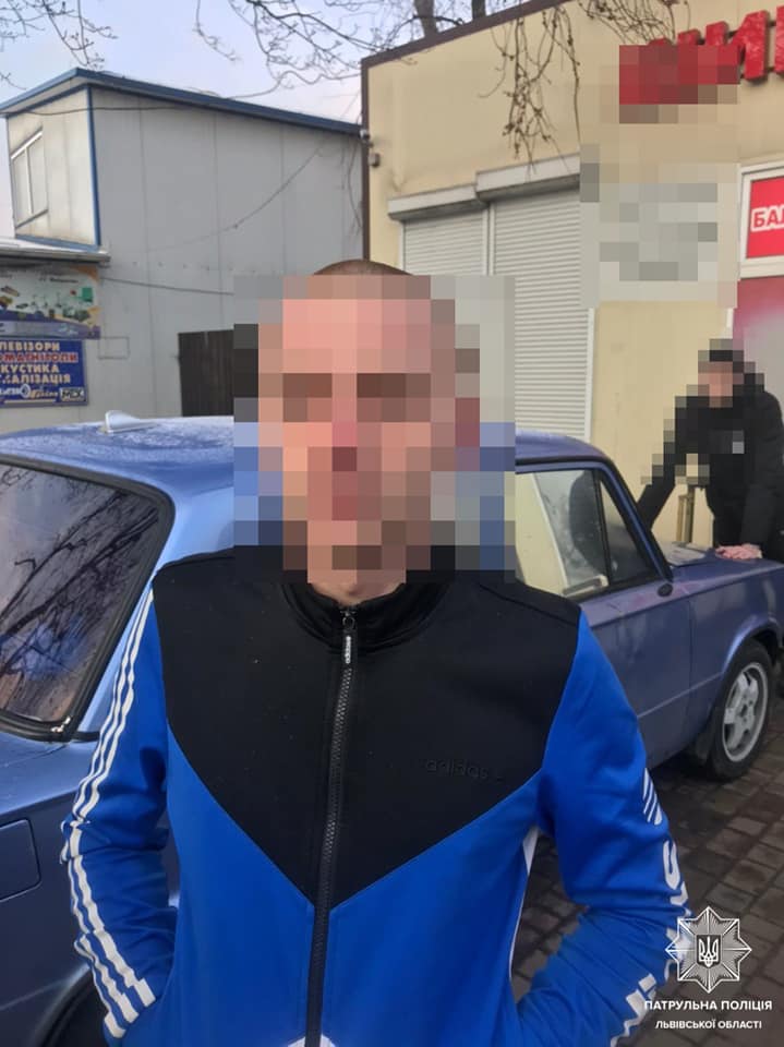 У Львові хлопці заради розваги влаштували стрілянину серед вулиці. 