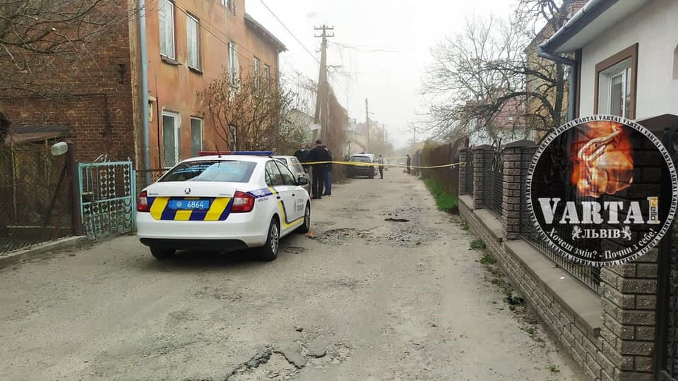 Тіла чоловіка і жінки виявили в помешканні на Левандівці. Фото «Варта 1».