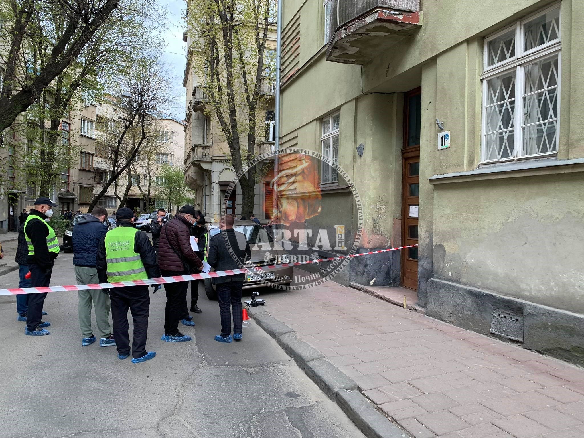 У центрі Львова застрелили людину: поліція оголосила план перехоплення.