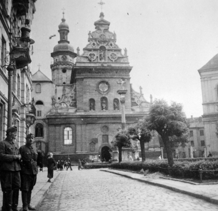Опубліковані фото Львова 1942 року. Фото: fortepan.hu.