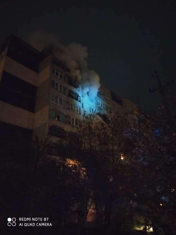 Після вибуху у квартирі розпочалася пожежа. Фото «Варта 1».