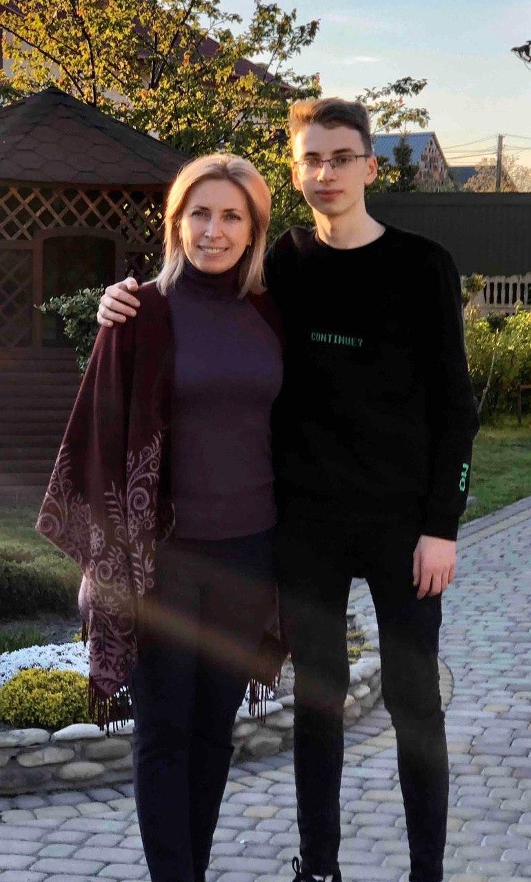 Ірина Верещук з сином Олегом. Фото: Ірина Верещук/Фейсбук.