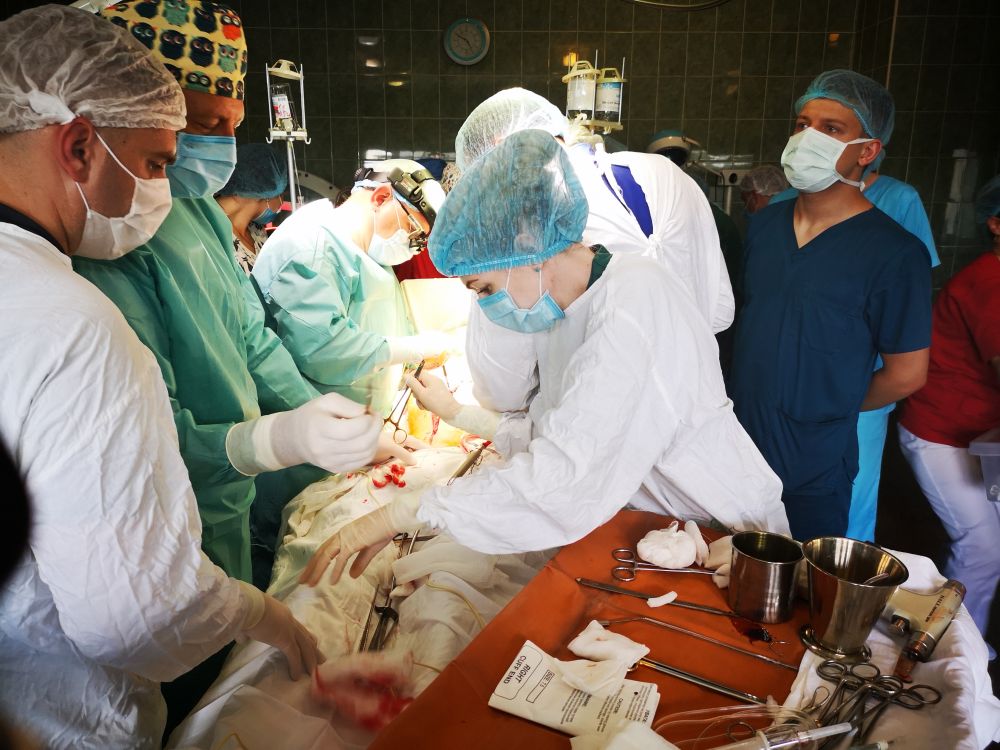 Львівські лікарі вперше провели операцію з пересадки серця та двох нирок. Фото: Львівська міськрада.