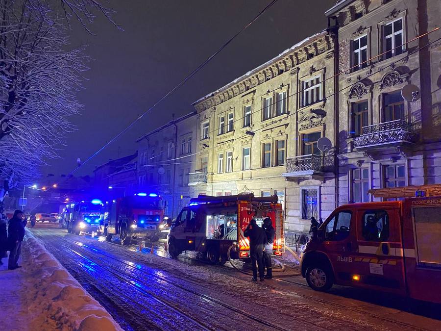 Через вибух у Львові частково перекрито рух транспорту