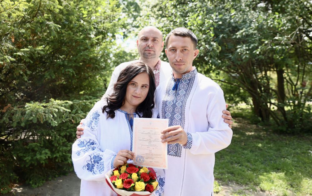 Головний лікар львівської лікарні одружив донеччанку, якій повернув зір – весільні фото.