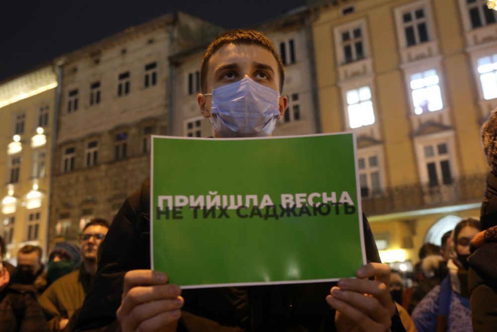 Більше тисячі львів'ян вийшли на підтримку Сергія Стерненка. Фото: Роман Балук.
