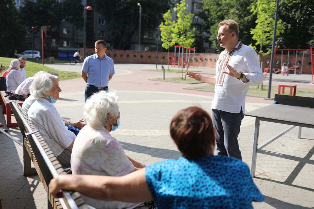 Потіш бабусю: на Науковій з’явиться територія для сеньйорів. Фото: Львівська міськрада.