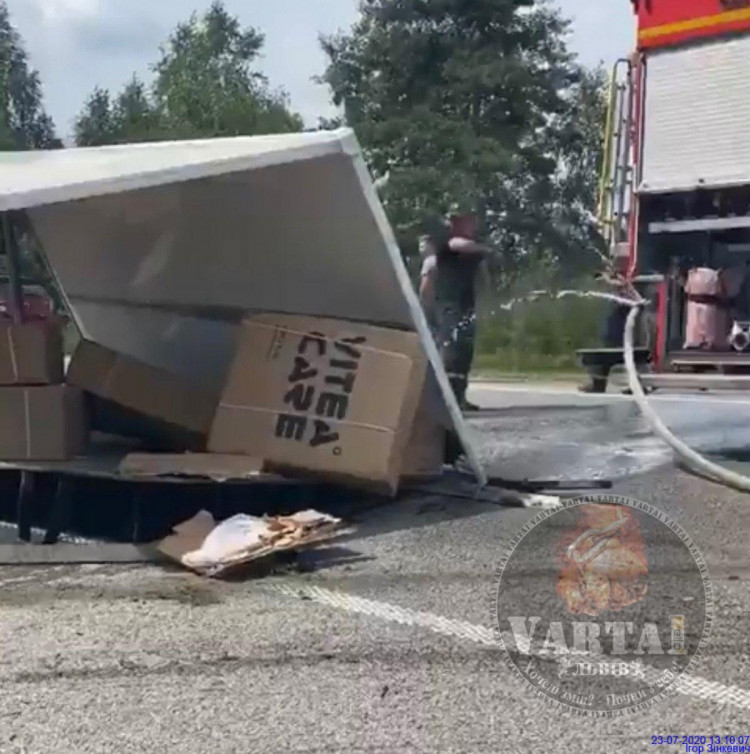 Прокляте місце: біля Угерська вдруге за тиждень сталася масштабна аварія. Фото: Варта 1. 