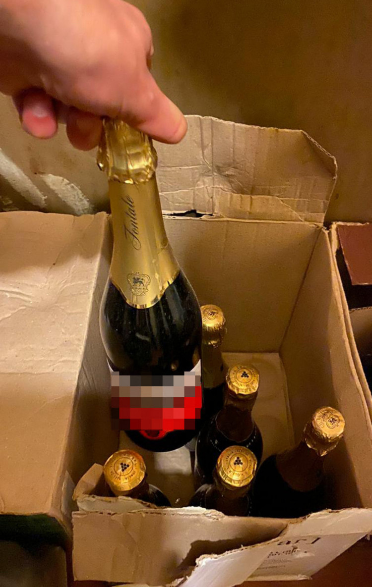 Біля Львова вилучили великі партії підробленого алкоголю і цигарок. Фото: поліція Львівщини