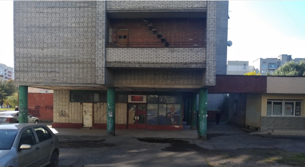 Банк їжі "Тарілка" відкрили у цьому приміщенні.