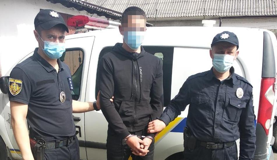 У лісі на Львівщині серед ночі поранили 20-річного поліцейського. Фото: поліція Львівщини.