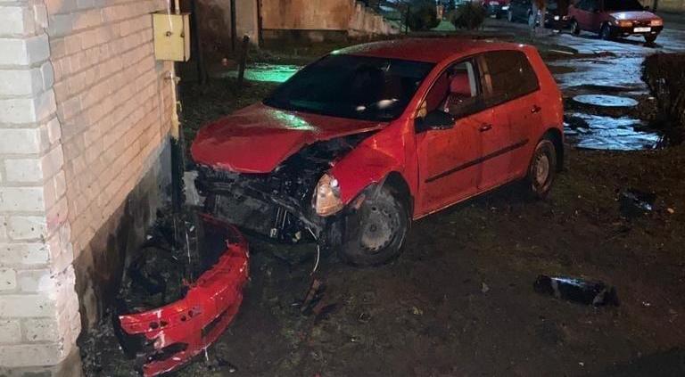 Вилетів на тротуар: у Турці загинула 16-річна дівчина. Фото: поліція Львівщини