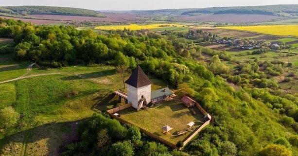 Музей-заповідник "П’ятничанська вежа" запрошує на екскурсії.