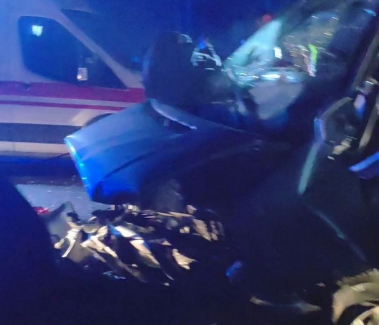 Масштабна ДТП у Стрийському районі: дев'ятеро людей забрали швидкі. Фото: поліція Львівщини