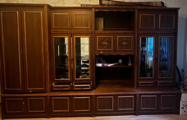 Де та які меблі можна взяти у Львові безкоштовно.