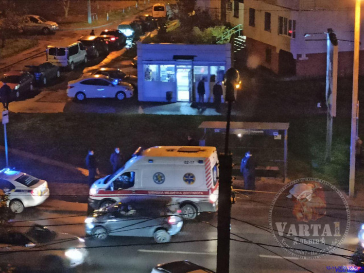 У Львові пасажир випав із автобуса і помер. Фото: Варта 1.