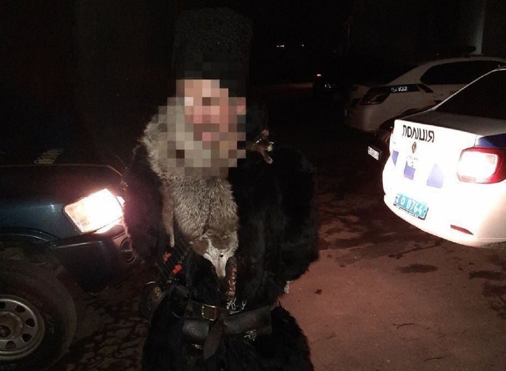 40-річний чоловік пошкодив пам&rsquo;ятник Папі Івану Павлу ІІ у Дрогобичі. Фото поліції