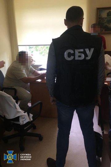 За безкоштовну операцію на серці: лікар львівського кардіоцентру вимагав хабар у пенсіонера. Фото: прокуратура Львівщини