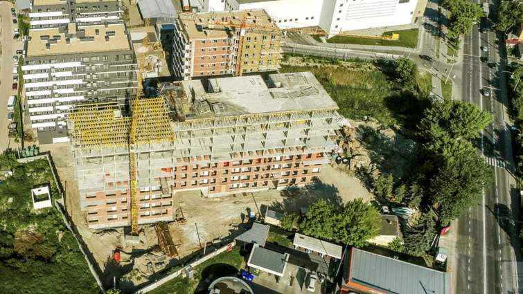 Біля торгово-розважального центру «Спартак» на вулиці Топольній у Львові збудують ще одну багатоповерхівку. Фото: Zaxid.net.