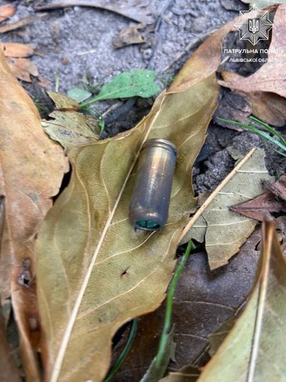 У львівському парку Івана Франка, що в центрі Львова, сталася стрілянина. Фото: Патрульна поліція Львівщини.