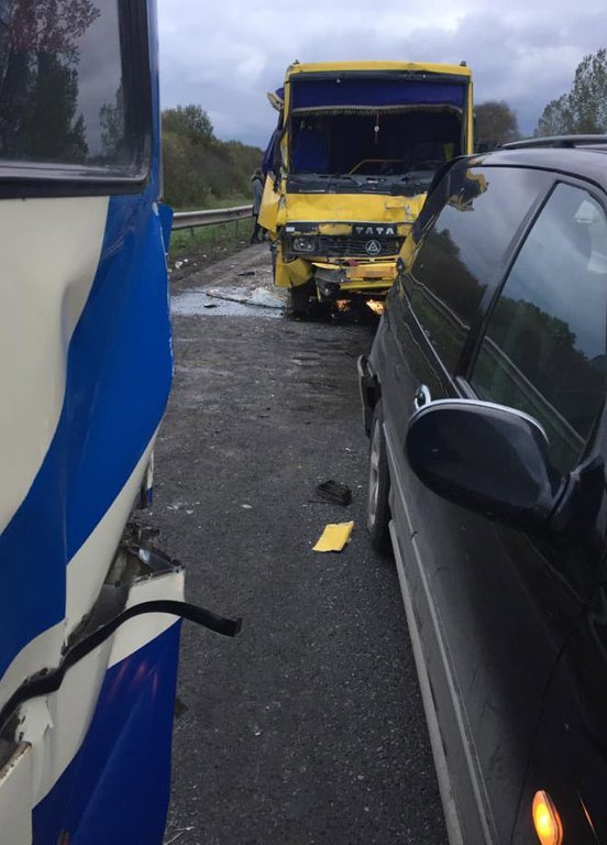 Біля Львова сталася масова ДТП. Фото: поліція Львівщини.