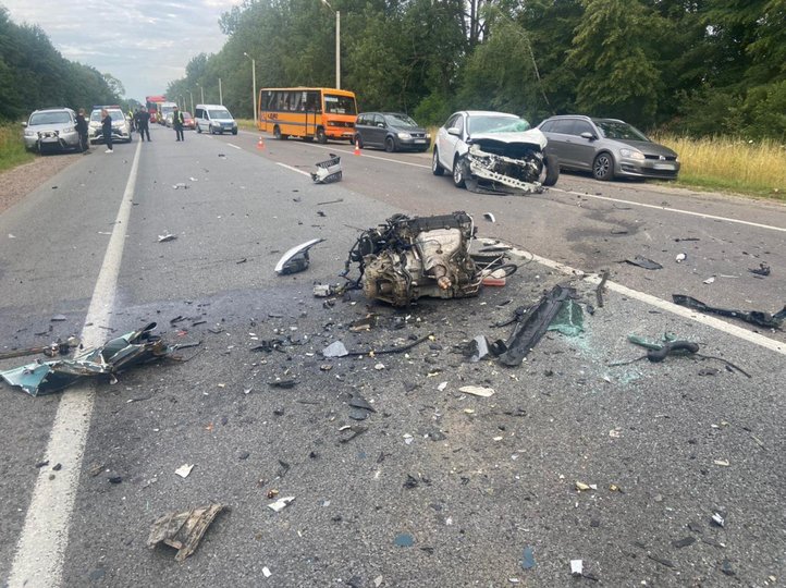 З'явилися подробиці й фото з місця смертельної ДТП на трасі Львів-Шегині.