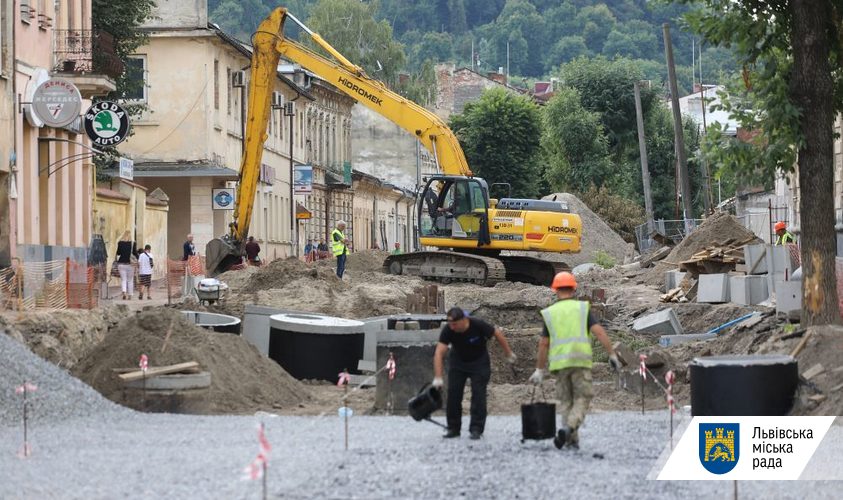 Під асфальтом на Хмельницького натрапили на несподівану знахідку.