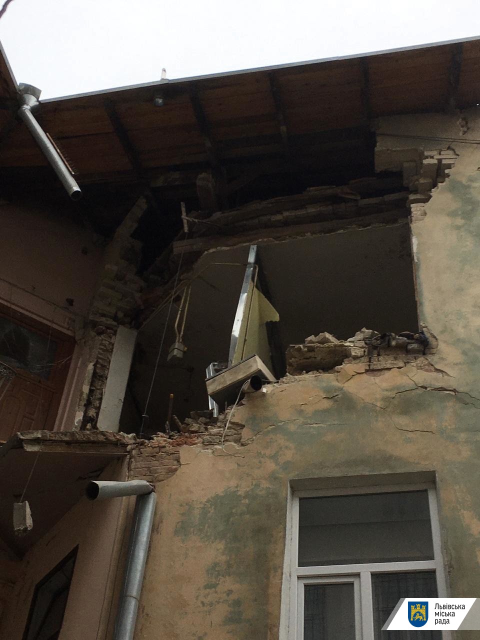 У міськраді розповіли подробиці вибуху на вулиці  Софії Ковалевської, 3 у Львові. Фото: Львівська міськрада