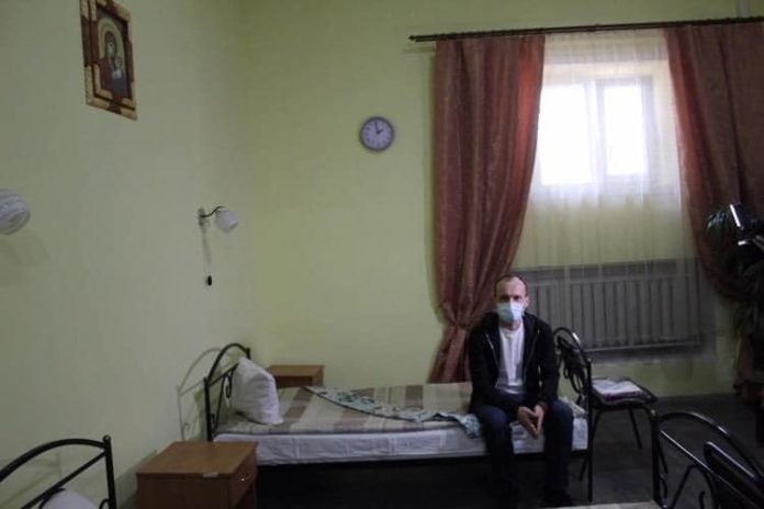 Подаруй шефу: у Львові випустили сертифікати на платні камери у СІЗО  фото 1