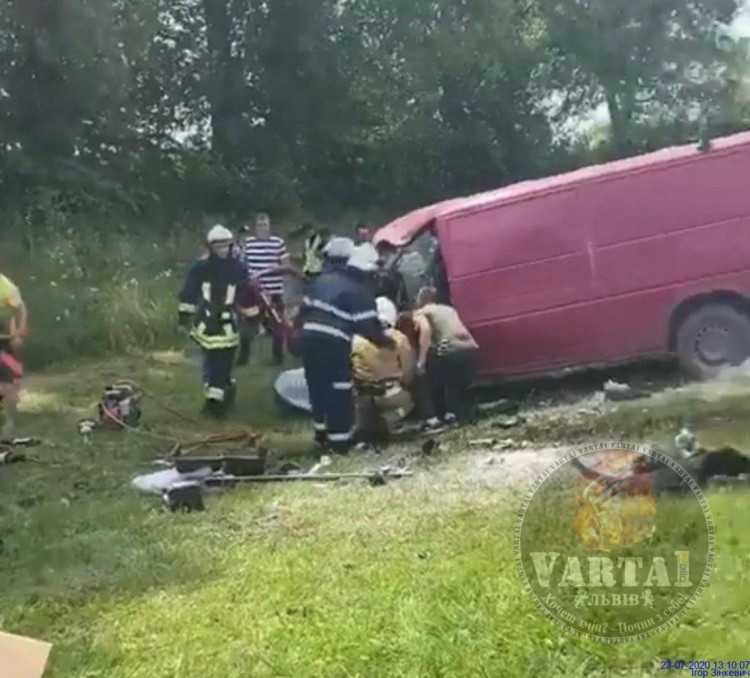 Прокляте місце: біля Угерська вдруге за тиждень сталася масштабна аварія. Фото: Варта 1. 