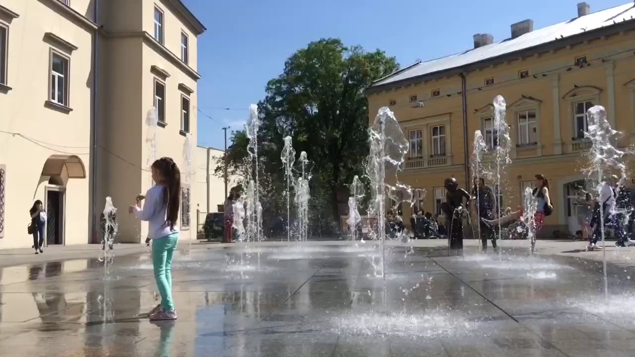 Фонтан Хлопчик у Львові.