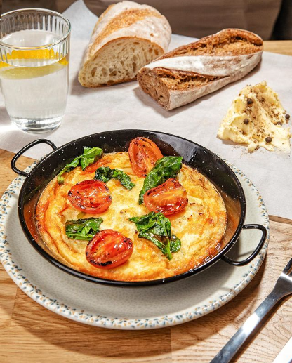 Сніданок у ресторані Сальвадор.