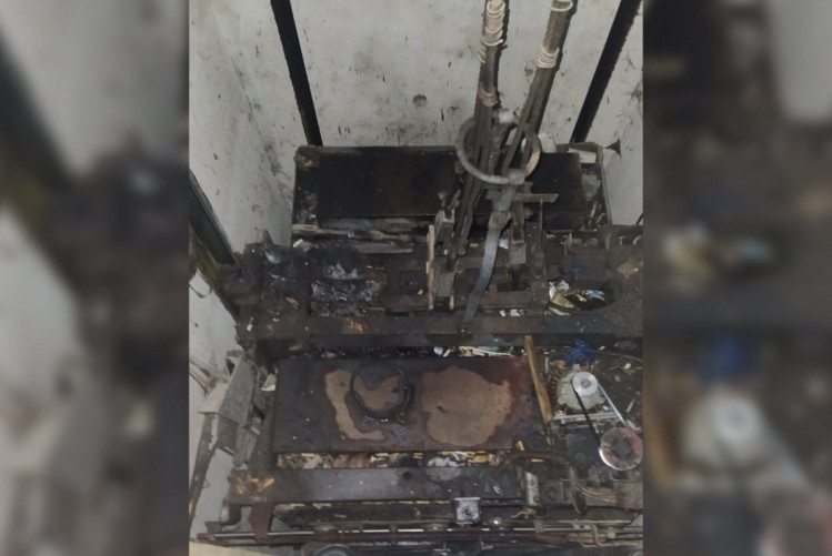 В одній із львівських багатоповерхівок загорівся ліфт. Фото: ДСНС у Львівській області