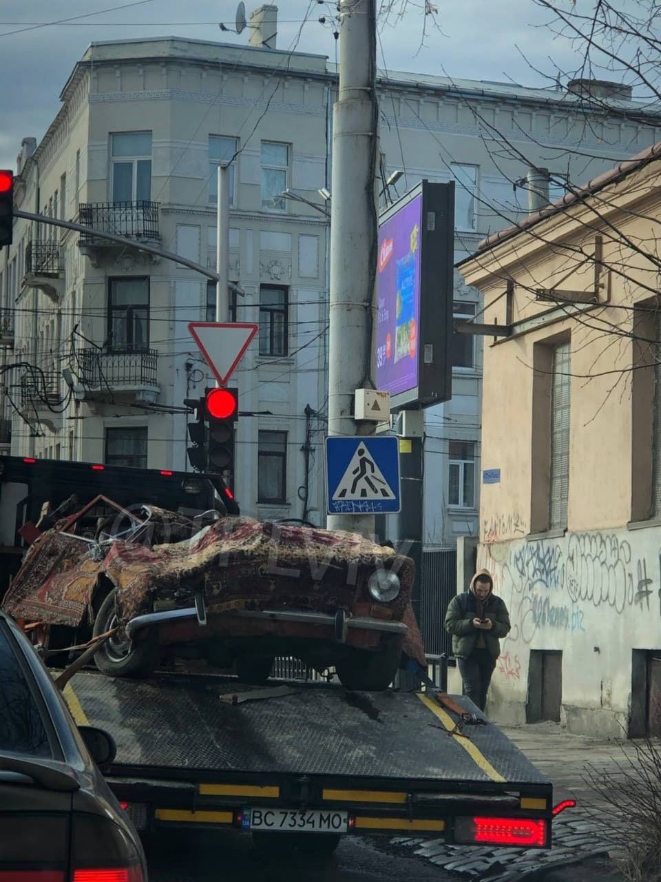 Львівський "автомобіль-килим" більше "не літає".