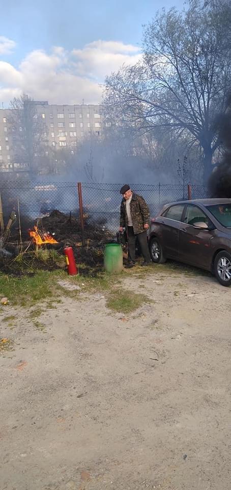 На стоянці у Львові згоріли автомобілі. Фото «Варта 1».