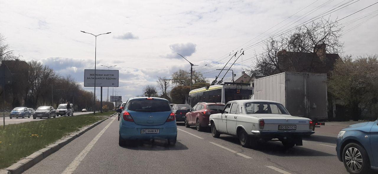 Що сталося: виїзди зі Львова заблоковано. Фото "Варта 1".