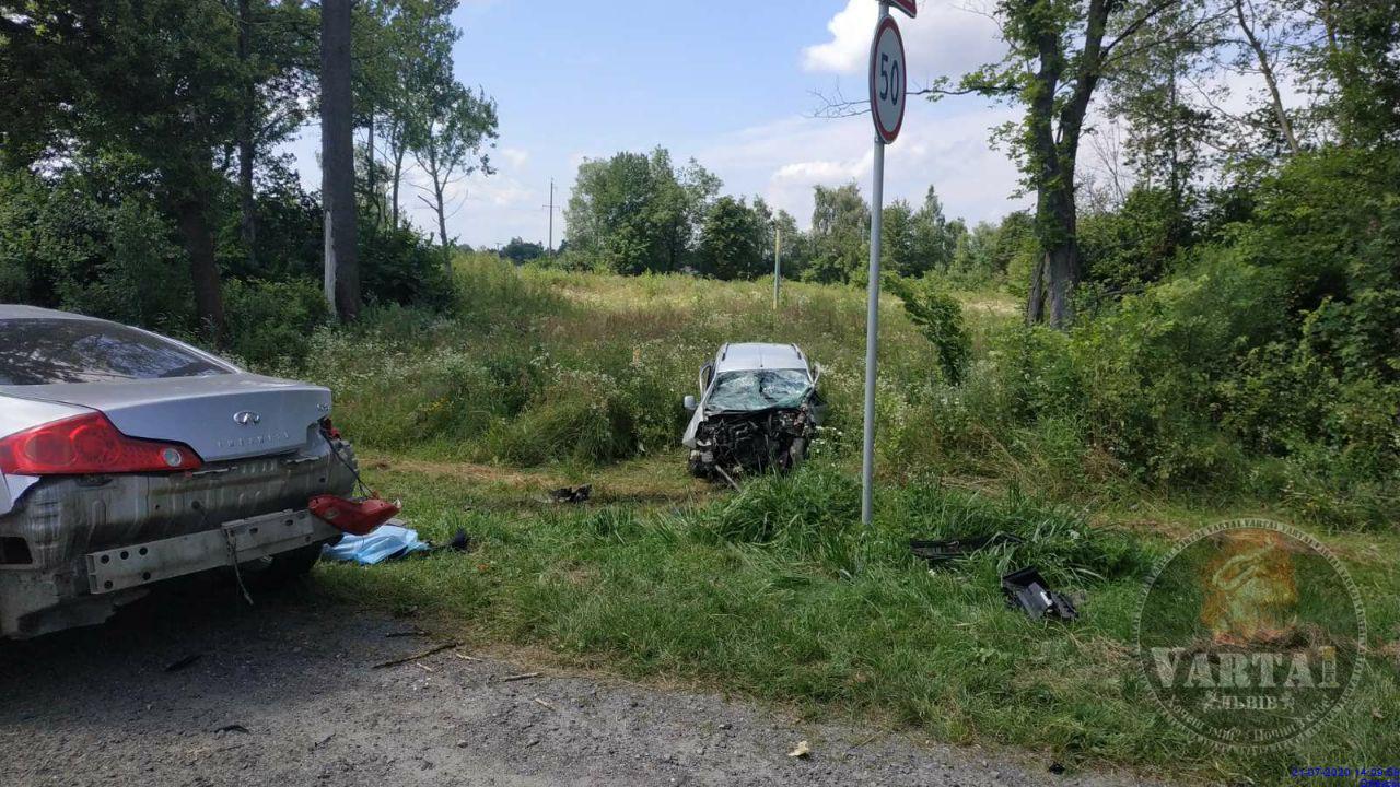 Замість авто - купа металобрухту: на Львівщині сталася смертельна ДТП. Фото: Варта 1.