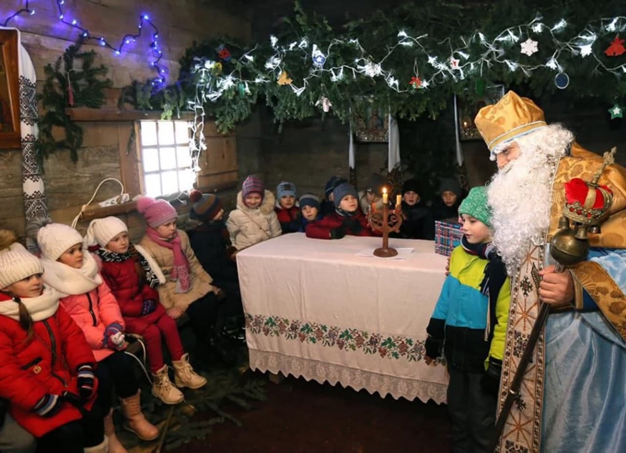 Хатинка святого Миколая у Шевченківському гаю. Фото: Шевченківський гай/Фейсбук