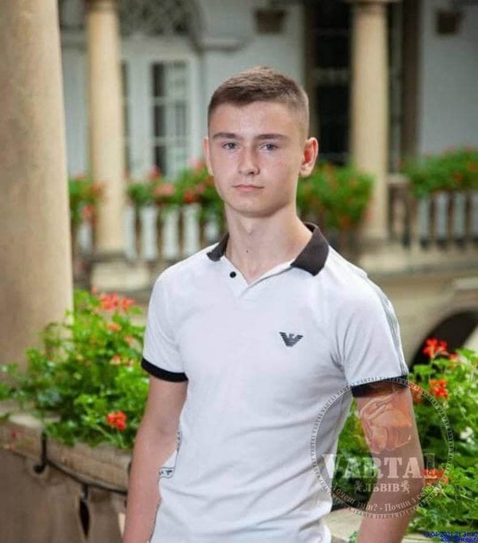 Допоможи знайти: львівська поліція оголосила у розшук 15-річного Максима Шняка. Фото: Варта 1.